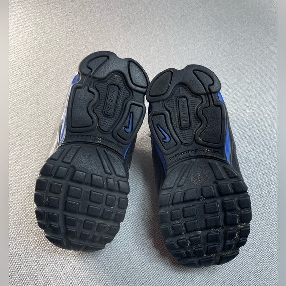 Baby Nike Sneaker/ Running Shoe | Size 4 - Picture 6 of 7